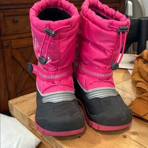 Keen Kids Boots in Pink and Black